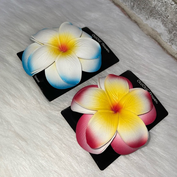 Large Hawaii Flowers 2 Hair Clips Plumeria - Picture 4 of 5